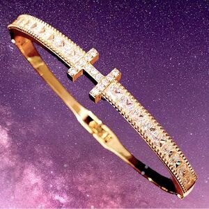 FASHIONABLE AND SOPHISTICATED ZIRCONIA LETTER H BUCKLE BRACELET FOR WOMEN